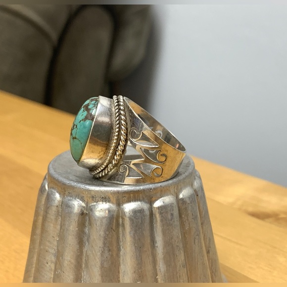 Sterling Silver Turquoise Ring - Picture 2 of 10